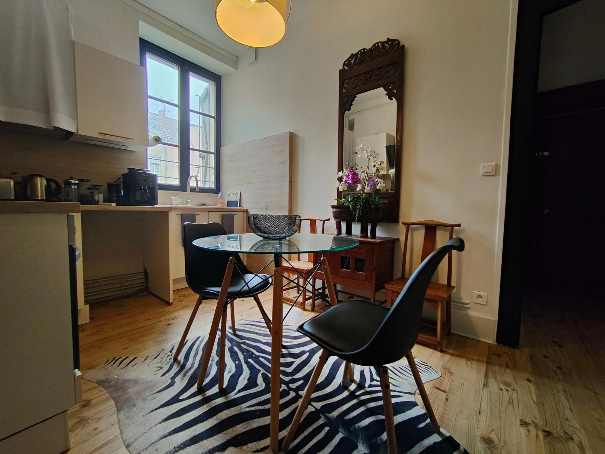 Le Coeur De Cahor! 2 Bedroom Luxury 85m2. Appartement *