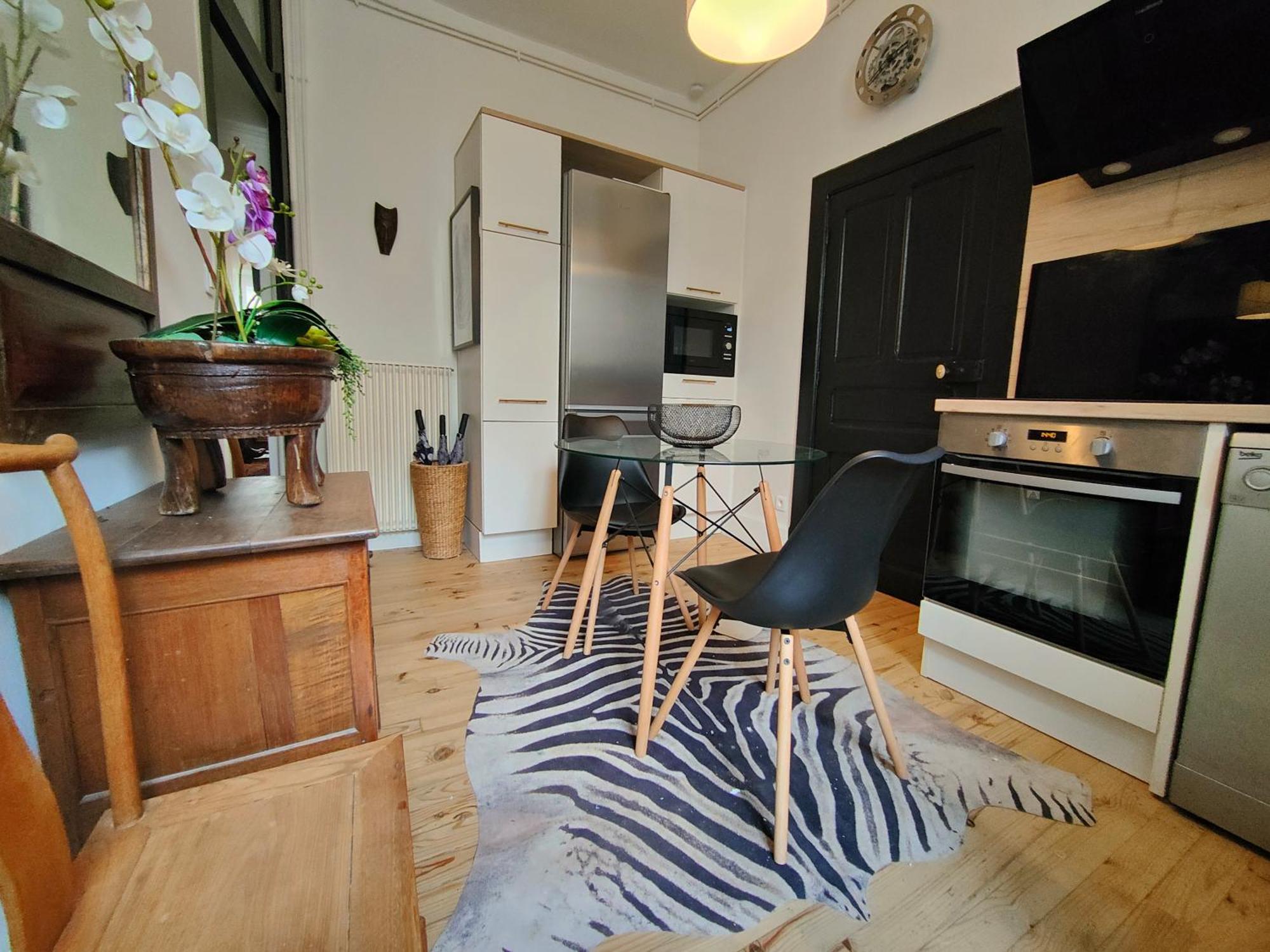 Le Coeur De Cahor! 2 Bedroom Luxury 85m2. Cahors